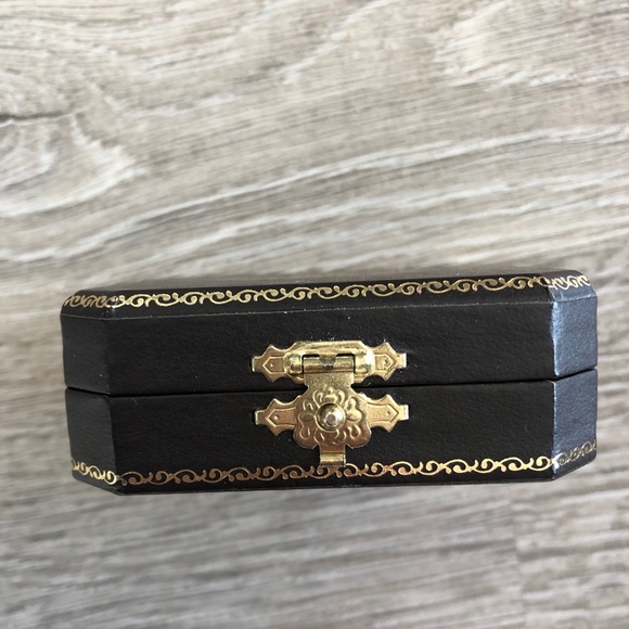 JUICY COUTURE Vintage Necklace - Picture 6 of 6